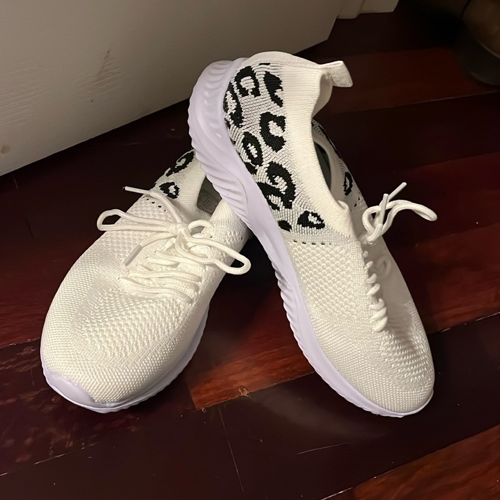 White leopard print shoe
